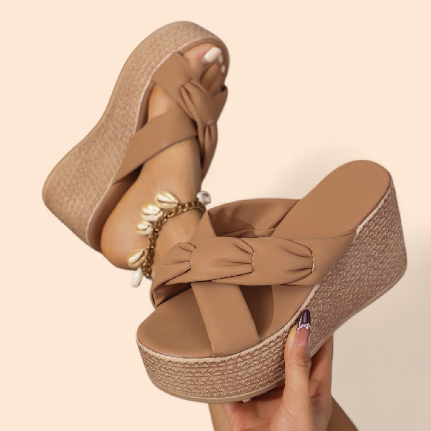 Chanclas Marrones Plataforma Pasos con Altura