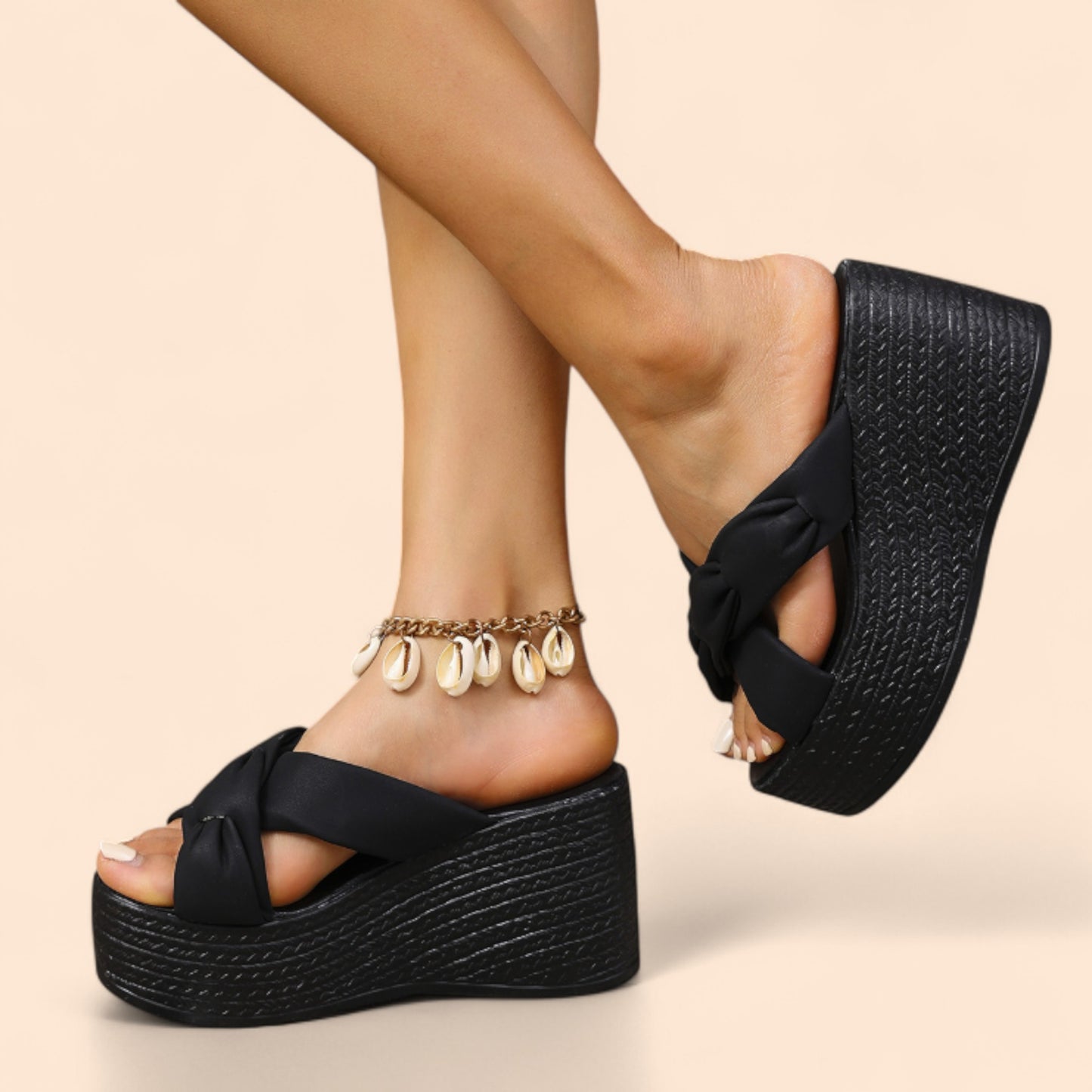 Chanclas Negras Plataforma Pasos con Altura