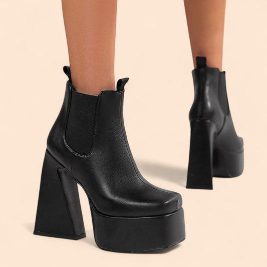 Botines Negros Plataforma Elektra Mate